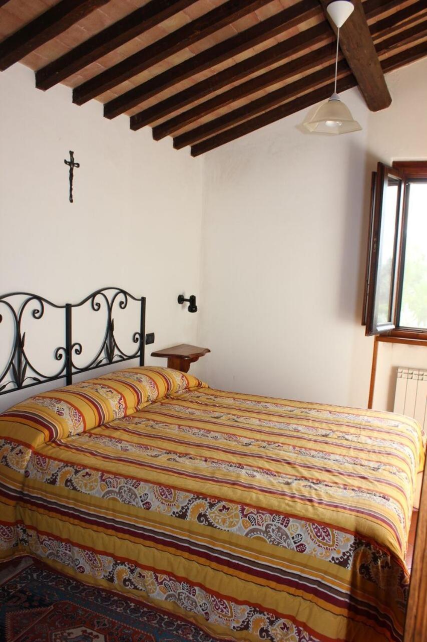 Civitella D'Arna Agriturismo La Ginestrella الغرفة الصورة